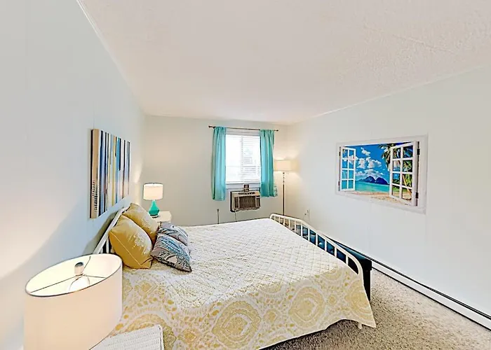 Colonial Unit 202 *
